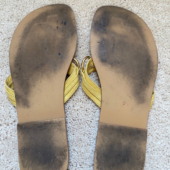 Yellow Guess flip flops - Picture 2 of 3